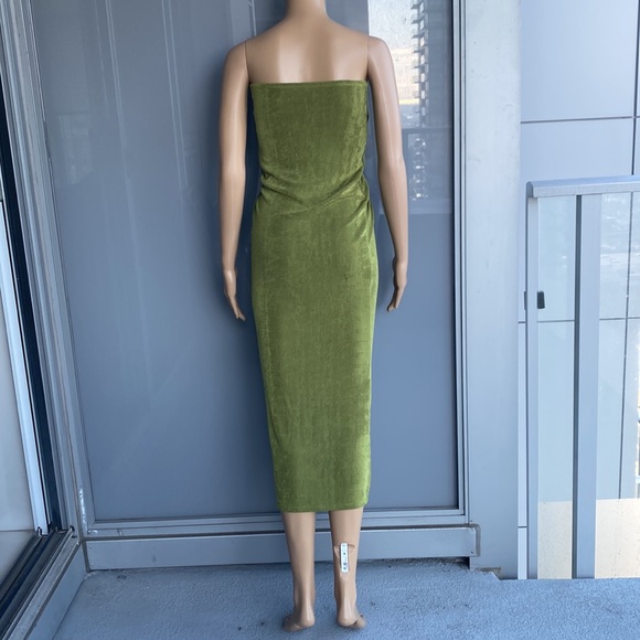 Timeless Elegance Meets Beachside Bliss: Vintage Green Tube Dress/Beach Cover-Up - Picture 2 of 6